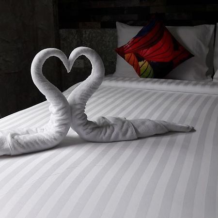 โมเมนต์ เฮาส์ หัวหิน Hostel ภายนอก รูปภาพ